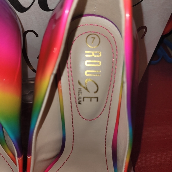 Beautiful rainbow colored shoes - Picture 2 of 6